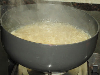 rava dded to the boiling kheer-preparing pumpkin kheer