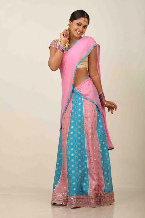 bindhu madhavi half saree