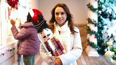 Haul Out The Holly 2022 Lacey Chabert Image 2
