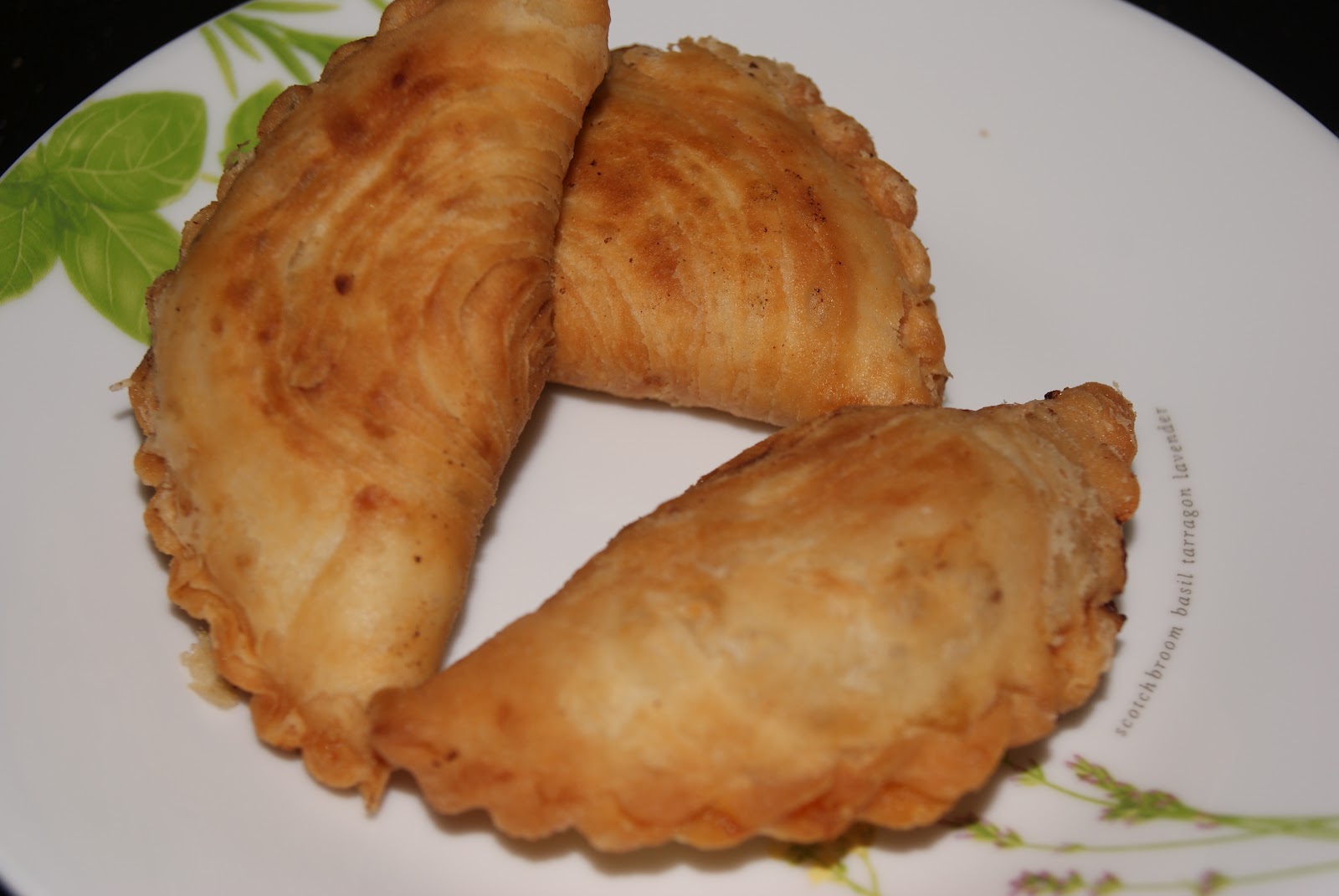 Himpunan Resepi Bonda: Karipap Pusing