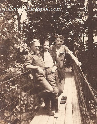 Violetta's friends on a footbridge