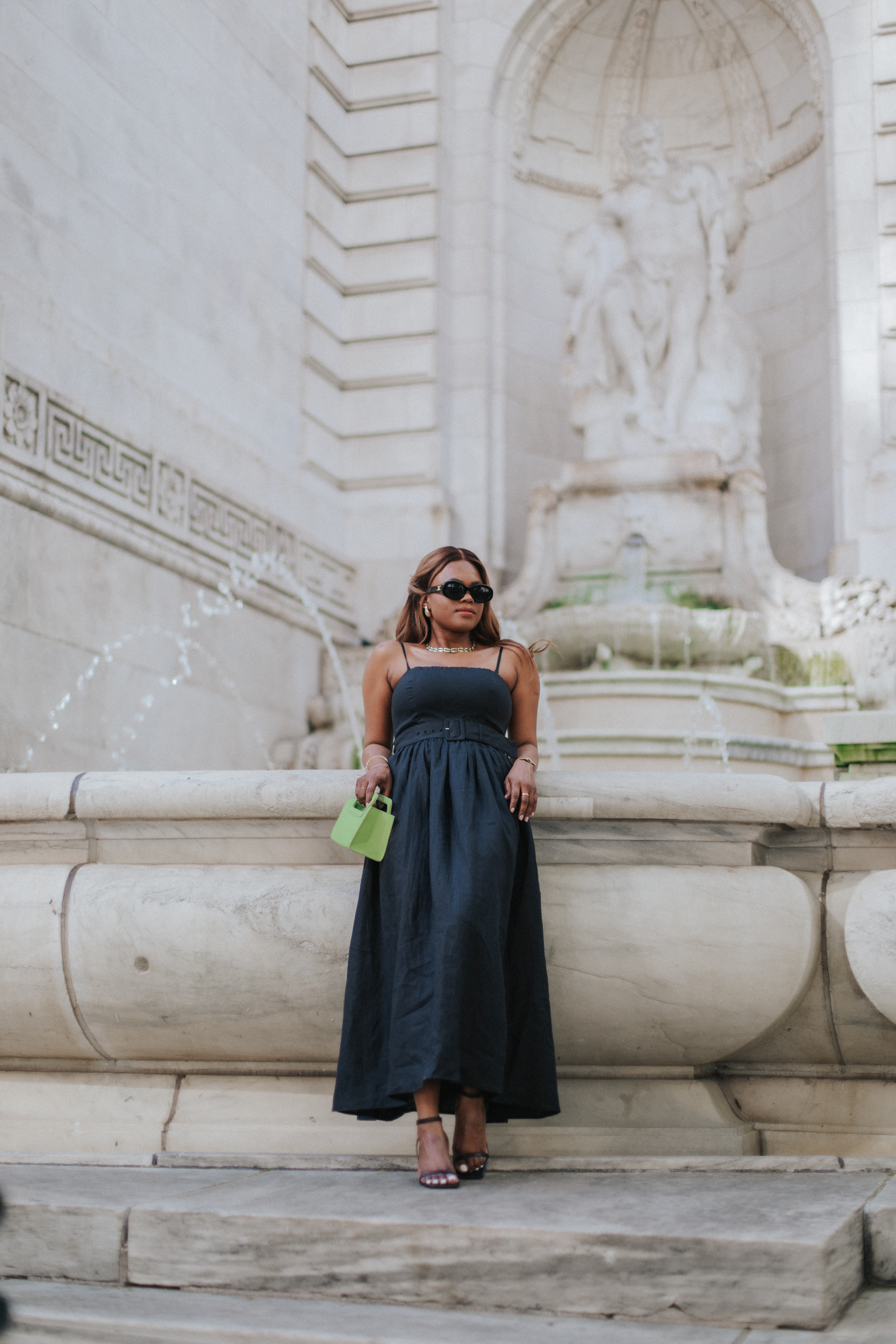 BLACK LINEN DRESS FOR SUMMER : AND OTHER STORIES