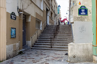 Paris : Passage de la Voûte, vestige d'un ancien chemin au pied des remblais du Cours de Vincennes - XIIème 