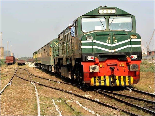2 اکتوبر سے لاہور سے کراچی تک مسافر ٹرینیں بحال کرنے کا فیصلہ
