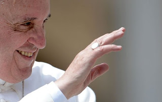 Vatikan bantah rekaman video yang menampilkan Paus melakukan pengusiran setan