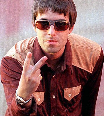 Foto de Liam Gallagher con lentes