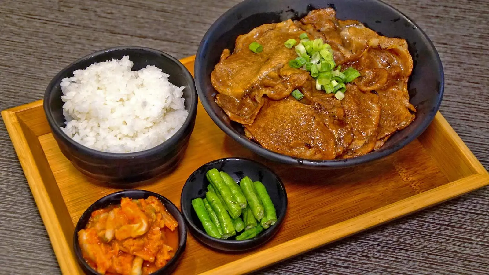 [台南][東區] 肉肉控｜丼飯專賣｜平價地大口吃肉｜食記