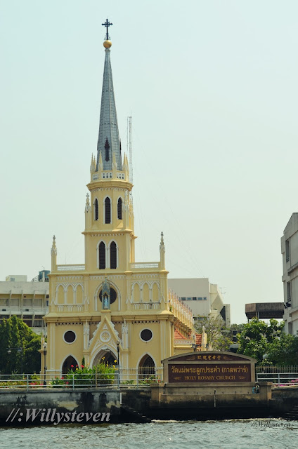 Santa Cruz Church in the Bank of Chao Phraya River Gereja Portugis di Tepi Sungai Chao Phraya, Bangkok