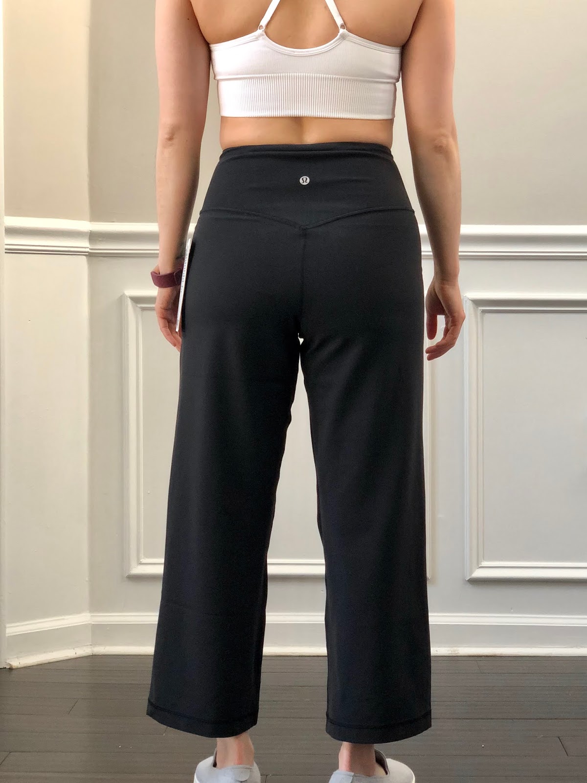 A align wide leg crop fit pic that no one asked for 😛 should I keep it? :  r/lululemon