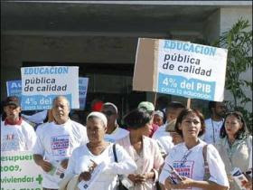 Cancelan a miles de empleados en Ministerio Educación