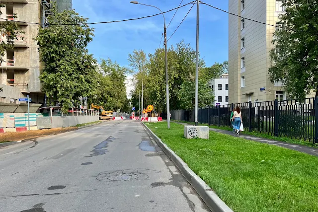 Ленская улица, строящийся жилой дом по программе реновации, Городская клиническая больница имени А. К. Ерамишанцева