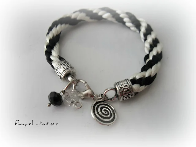 pulsera kumihimo