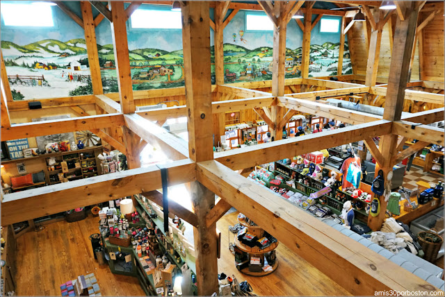 Interior de la Tienda de Kimball Farm, Lancaster