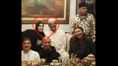 Habib Bersama Firza dan kawan lainnya