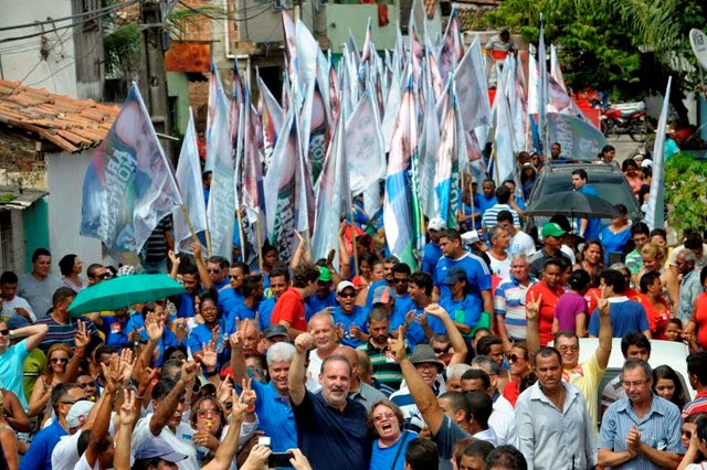 Quase duas mil pessoas na caminhada de Armando e João, no Recife