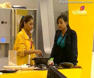 Sara And Shweta In Bigg Boss 4