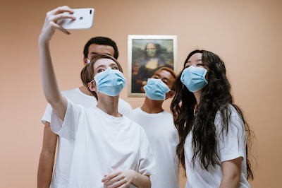 Surgical mask wearing in quarantined situation and selfie time
