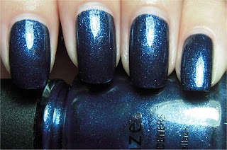 dark blue shimmer Nail Art