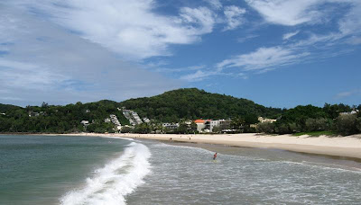  minutes walk into Noosa Heads National Park too  bestthailandbeaches: Noosa Heads.