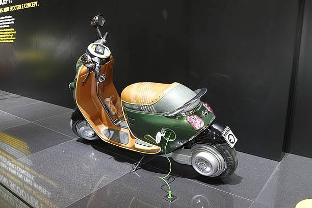 MINI has shown an electric scooter in Paris 2010