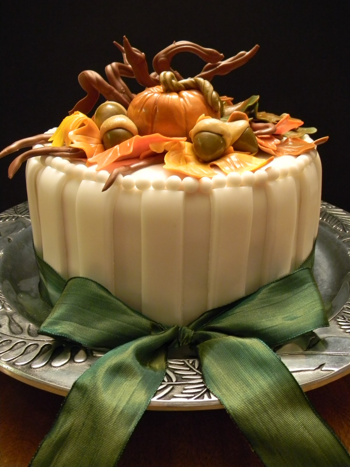 Couture Cakes by Angela: Welcome Fall!