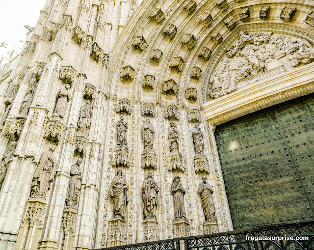 Fachada da Catedral de la Giralda em Sevilha