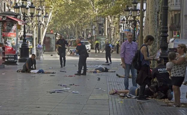 Una mujer alemana la víctima mortal número 16 del atentado de Barcelona