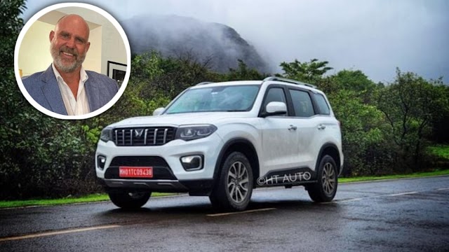 Matthew Hayden ने नई Mahindra Scorpio-N SUV सफ़ेद रंग में खरीदी।