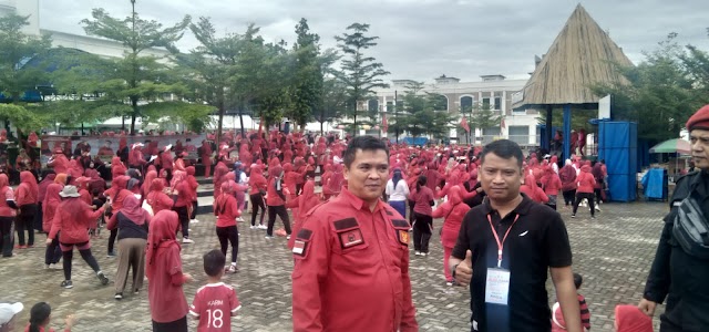 PDIP MENGADAKAN SENAM SEHAT BUAT MASYARAKAT DI WATERLAND TANJUNG MORAWA 