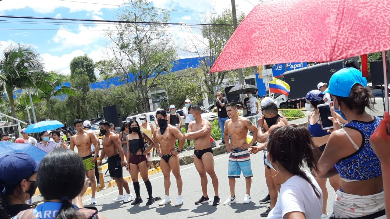 en ropa intetior en la marcha