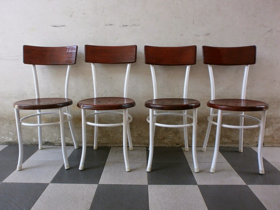 Antikpisan 4 Buah Kursi Dingklik Stool Kombinasi Pipa Antikpisan 4 Buah Kursi Dingklik Stool Kombinasi Pipa