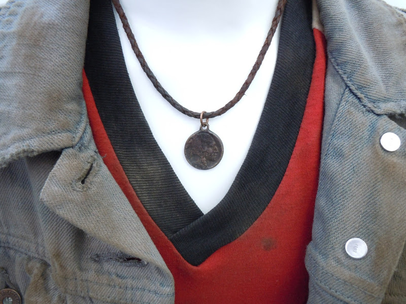 Super 8 Cary costume necklace