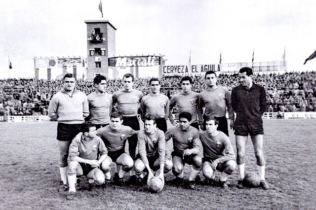 📸REAL ZARAGOZA C. D. 📆18 diciembre 1960 ⬆️Yarza, Reija, Alustiza, Cortizo, Isasi, José Luis García Traid, Lasheras (portero suplente). ⬇️Miguel, Marcelino, Murillo, Benítez y Carlos Lapetra. REAL VALLADOLID DEPORTIVO 1 🆚 REAL ZARAGOZA C. D. 2 Domingo 18/12/1960, 15:45 horas. Campeonato de Liga de 1ª División, jornada 14. Valladolid, estadio Municipal José Zorrilla. GOLES: ⚽0-1: 59’, Miguel. ⚽1-1: 70’, Endériz. ⚽1-2: 80’, Murillo.