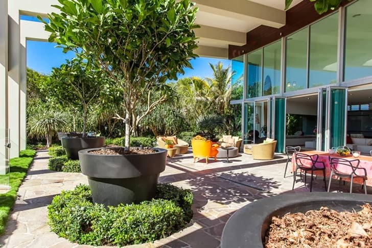 Terrace plants in Classy contemporary house in Casuarina, Australia