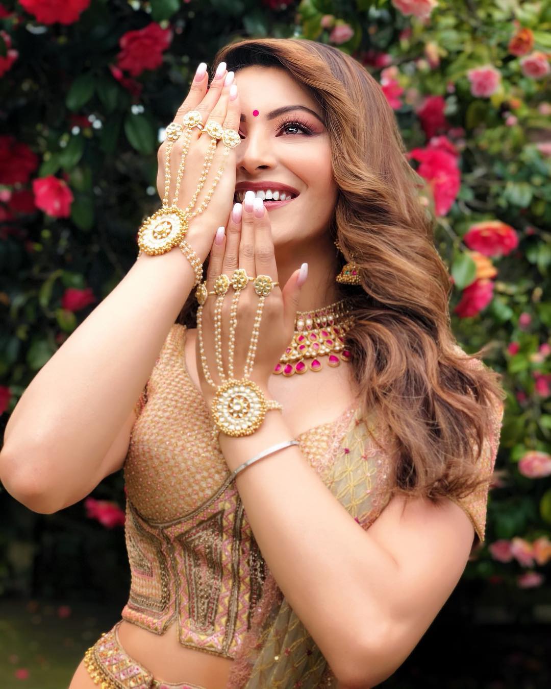 Urvashi Rautela Charges 3.5 Crores For An Instagram Post, Breaks All  Records, Tops Social Rich List - medianews18