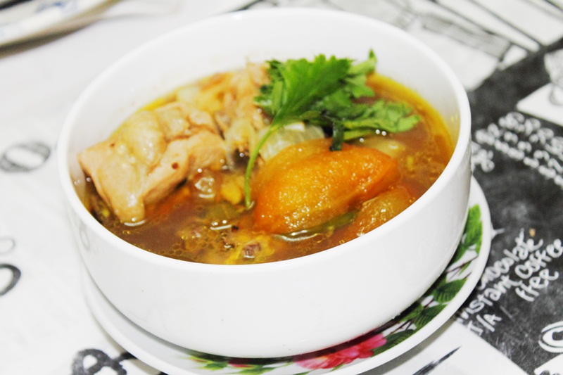 Catatan harian dunia masakan: sup ayam berempah
