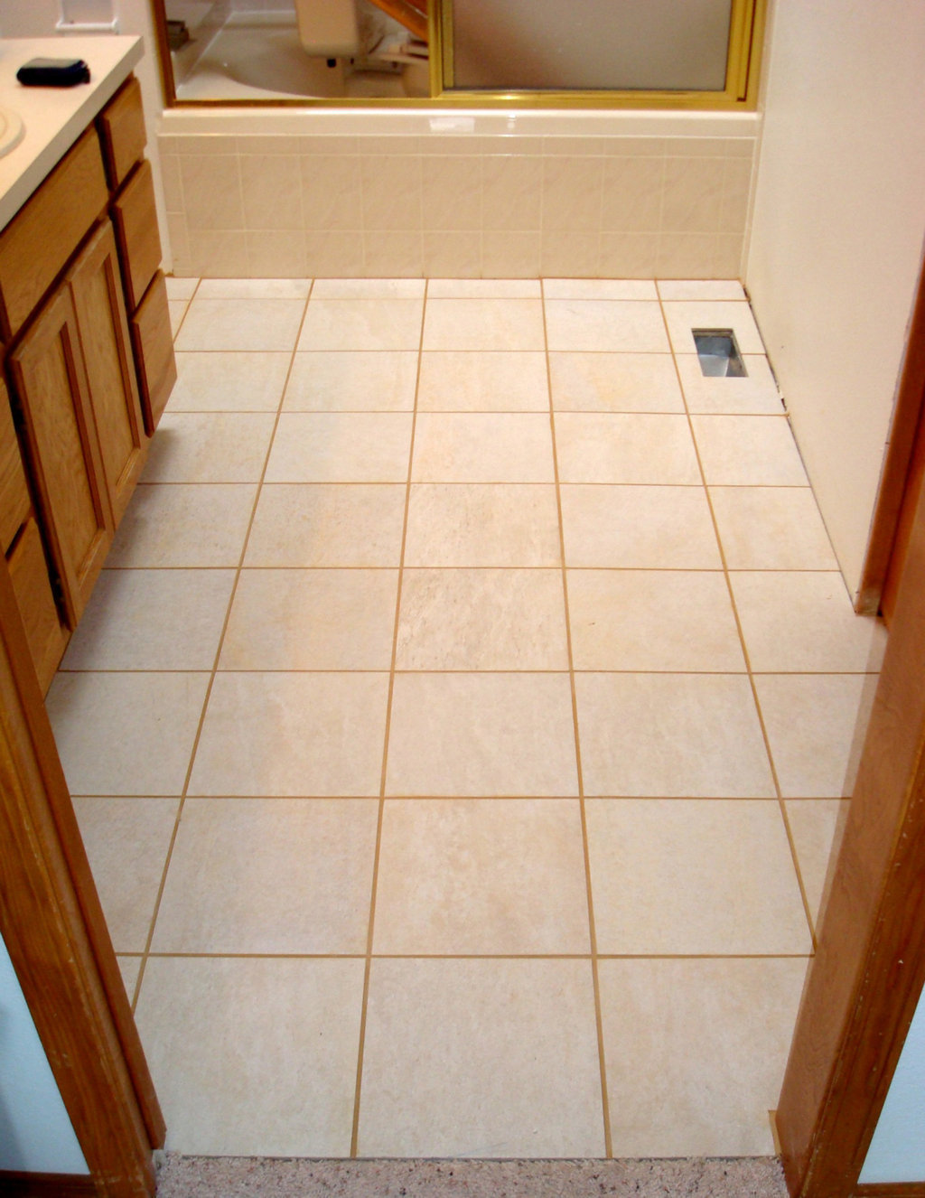  Ceramic  tile  flooring for your homes