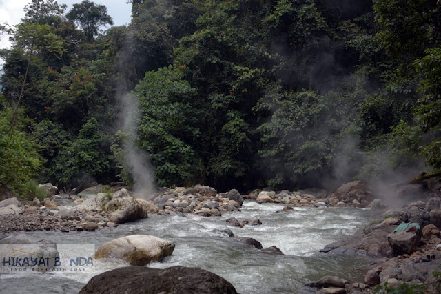 Wisata Aceh Tenggara, Mandi Air Panas Di Tengah Hutan