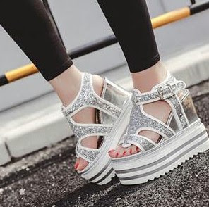 9 Model Dan Harga Sandal Tali Wanita Gaya Paling Trendy