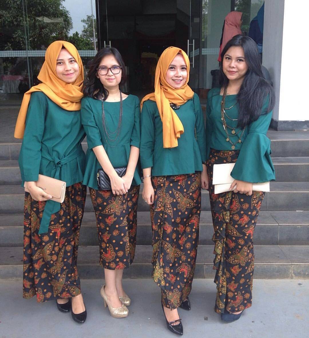 Kumpulan Inspirasi Kebaya Modern  Untuk Remaja  Jual 