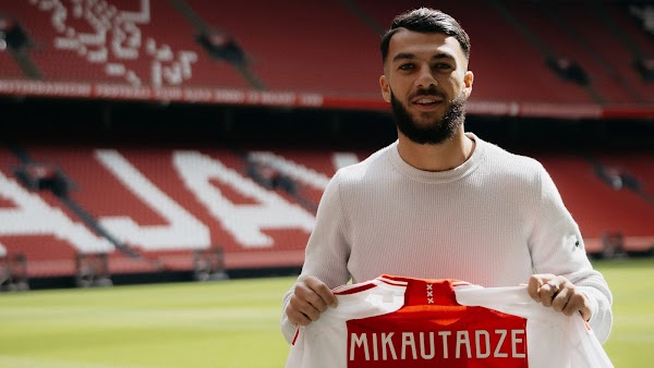 Oficial: Ajax, firma Mikautadze