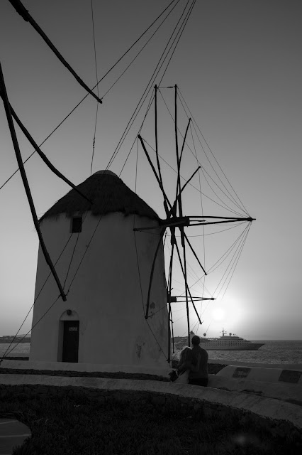 Tramonto ai mulini a vento di Mykonos town