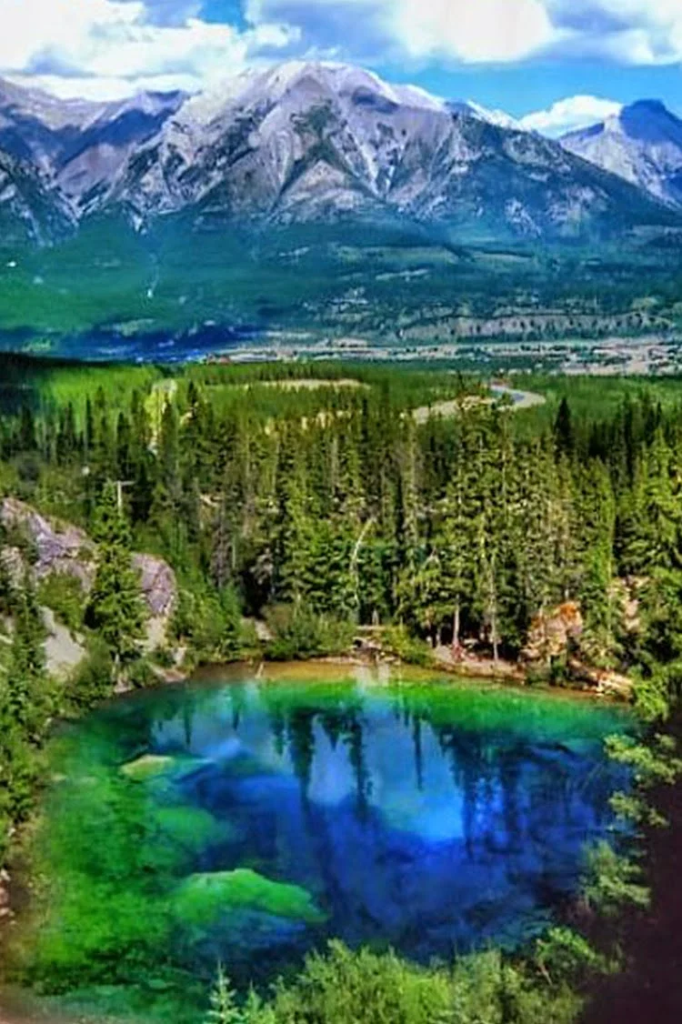 Grassi Lakes in Canmore,Canada