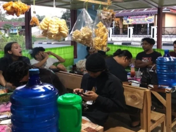 Bagaimana Warung Sarapan Pagi Ni Pit Menarik Hati Pelanggan