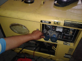 MELAYANI JASA SERVICE GENSET