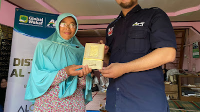 ACT bersama PWI Kota Bandung Mendistribusikan Mushaf Al Quran dari Aloomni ke Ponpes Pelosok