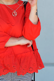 red blouse, czerwona bluzka z haftami 