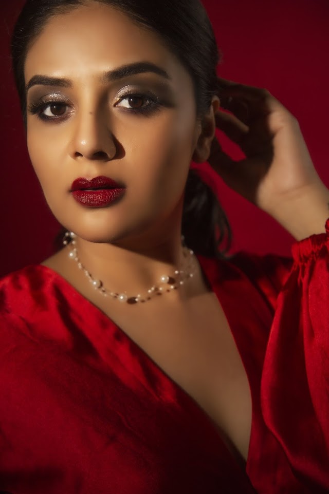 Sreemukhi Looking Hot And Sexy in this Red