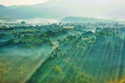 Pemandangan Pagi Hari Tebing Keraton