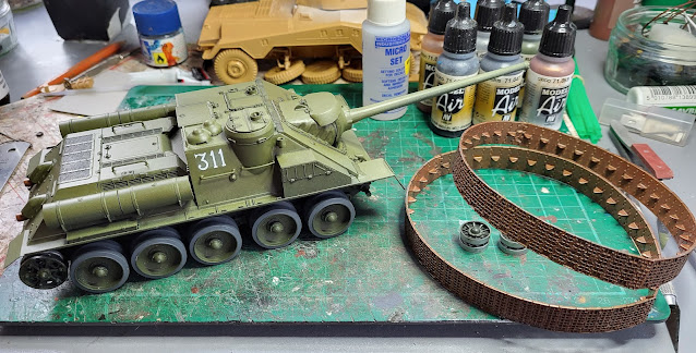 Italeri SU-100 assault gun